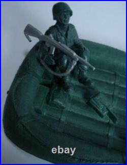 Marx Battleground Large Small Raft Oarsmen Soldier Gun Rifle 1960s Playset