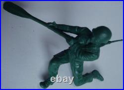 Marx Battleground Large Small Raft Oarsmen Soldier Gun Rifle 1960s Playset