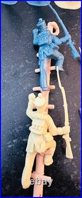 Marx Davy Crockett at the Alamo Playset No 3534R 1995 COA Figures Tin Building