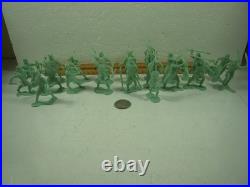 Marx Fighting Knights Carryall Playset 4635, Tin LItho Case, Figs & Accessories