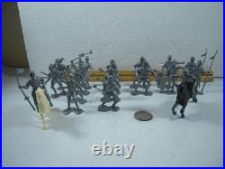Marx Fighting Knights Carryall Playset 4635, Tin LItho Case, Figs & Accessories