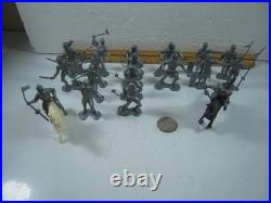 Marx Fighting Knights Carryall Playset 4635, Tin LItho Case, Figs & Accessories