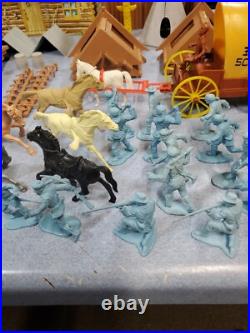 Marx Fort Apache American Heroes Playset Toy Soldiers 1960's