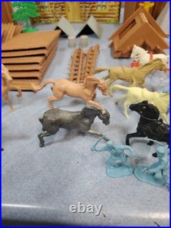 Marx Fort Apache American Heroes Playset Toy Soldiers 1960's Marx Fort Apache American Heroes Playset Toy Soldiers 1960's