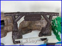Marx Hanna Barbera 1962 Jellystone Park Yogi Bear Lot Near Complete Rare