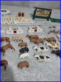 Marx Lionel RR Farm Play Set Plastic Farm Animals Feed Box Road Signs VTG 1960s