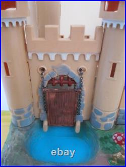 Marx Miniatures Castle and Knights Playset/Box/Play Mat/instructions, excellent