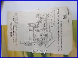 Marx Miniatures Castle and Knights Playset/Box/Play Mat/instructions, excellent