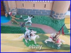 Marx Miniatures Castle and Knights Playset/Box/Play Mat/instructions, excellent