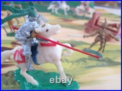 Marx Miniatures Castle and Knights Playset/Box/Play Mat/instructions, excellent