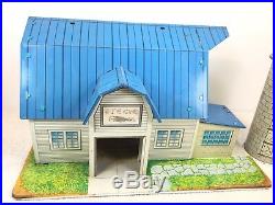 Marx Pedigree Happi Time Dairy Farm Blue Roof withsilo Canada only release Tin
