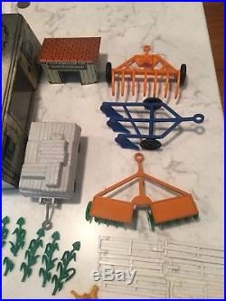 Marx Rare # 5926 Happi Time Platform Farm Barn Set Vintage 1961