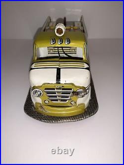 Marx Rare White Vintage 50s Tin Litho Emergency Fire Engine Ladder Truck NICE