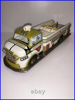 Marx Rare White Vintage 50s Tin Litho Emergency Fire Engine Ladder Truck NICE