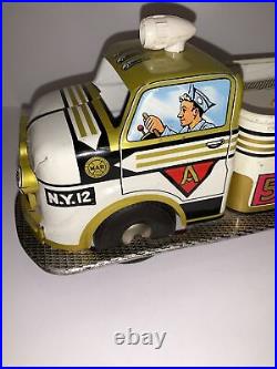 Marx Rare White Vintage 50s Tin Litho Emergency Fire Engine Ladder Truck NICE