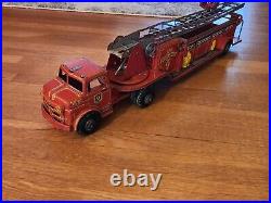 Marx Red Vintage 50s Tin Litho Emergency Fire Engine #9 Ladder Truck NICE