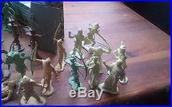 Marx Robin Hood Castle Play Set 54 mm Silver & Cream Character Figures 2 Sets