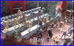 Marx Robin Hood Castle Play Set 54 mm Silver & Cream Character Figures 2 Sets