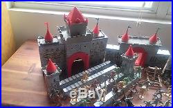 Marx Robin Hood Castle Play Set 54 mm Silver & Cream Character Figures 2 Sets