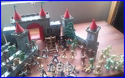 Marx Robin Hood Castle Play Set 54 mm Silver & Cream Character Figures 2 Sets