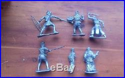 Marx Robin Hood Castle Play Set 54 mm Silver & Cream Character Figures 2 Sets