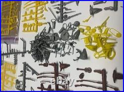 Marx Weapons Sprues Indian Cowboy Western Huge Lot With Loose Must See! Rare