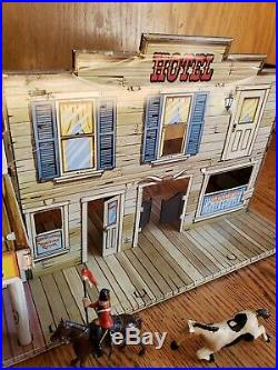 Marx Western Town Hotel Side Silver City Dodge Wagon Train tin litho extras READ