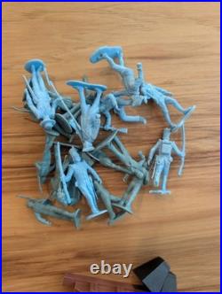 Massive Lot Vintage Army War Men Cowboys Indians Space Animal Plastic Figures