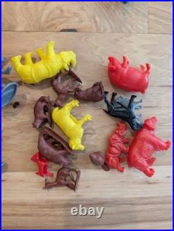 Massive Lot Vintage Army War Men Cowboys Indians Space Animal Plastic Figures