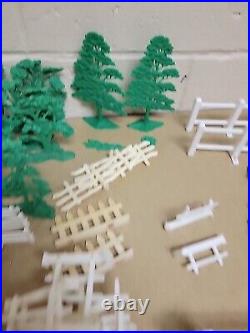 Mixed Lot Marx Rock Stone Wall Fence Trees Hedges Playset Accessory, over 160