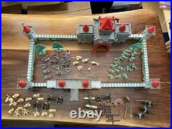NICE! VINTAGE MARX ROBIN HOOD PLAYSET #4719 CIRCA 1956 Near Complete + Extras