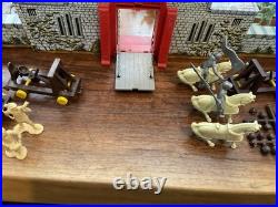 NICE! VINTAGE MARX ROBIN HOOD PLAYSET #4719 CIRCA 1956 Near Complete + Extras