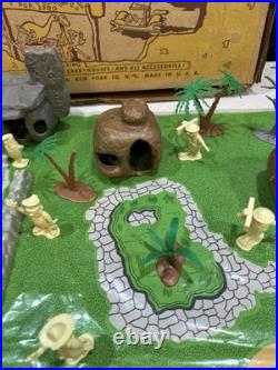 RARE Vintage 1961 The Flintstones PlaySet Louis Marx & Company #4672 RARE