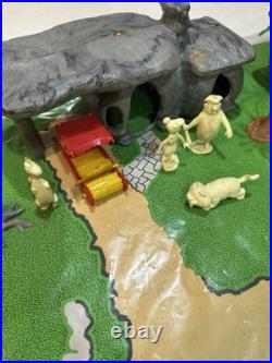RARE Vintage 1961 The Flintstones PlaySet Louis Marx & Company #4672 RARE