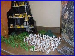 Rare 1981 Mego Corp WWII Battle Of Navarone Giant Playset Marx Soldiers #08058