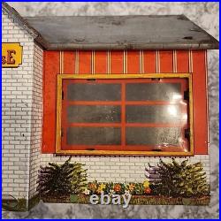 Rare Vintage 1950s Marx Tin Metal Litho Little Red School House Schoolhouse