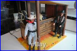 The Lone Ranger Rides Again Stable Playset+butch + Lone Ranger' Nice Set