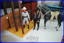 The Lone Ranger Rides Again Stable Playset+butch + Lone Ranger' Nice Set