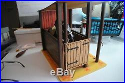 The Lone Ranger Rides Again Stable Playset+butch + Lone Ranger' Nice Set