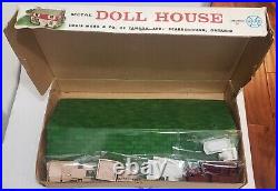 VINTAGE 1950's LOUIS MARX CANADA EDITION METAL DOLL HOUSE GREEN ROOF RARE withBOX