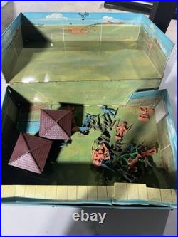 VINTAGE 1968 MARX FORT APACHE CARRY-ALL ACTION PLAYSET Boot Camp Lot