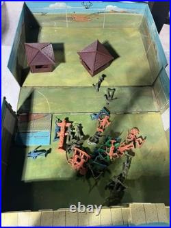 VINTAGE 1968 MARX FORT APACHE CARRY-ALL ACTION PLAYSET Boot Camp Lot