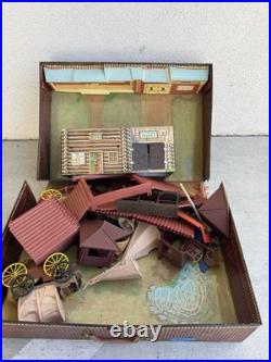 VINTAGE 1968 Marx Carry-All Action Fort Apache Play Set 4685 Cowboys Indians