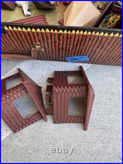 VINTAGE 1968 Marx Carry-All Action Fort Apache Play Set 4685 Cowboys Indians