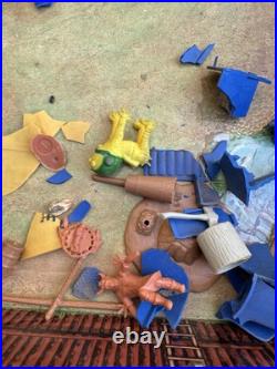 VINTAGE 1968 Marx Carry-All Action Fort Apache Play Set 4685 Cowboys Indians