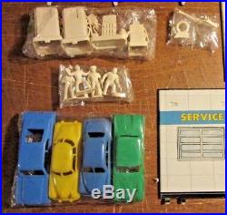 VINTAGE HAPPI TIMES METAL MARX SERVICE GAS STATION & Accessories-complete