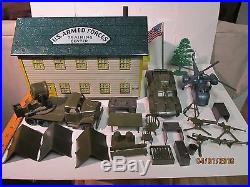 VINTAGE LOUIS MARX U. S. ARMED FORCES TRAINING Center no. 4139 in box ex. Cond