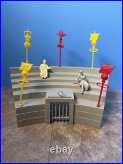 VINTAGE MARX BEN HUR COLOSSEUM Amphitheater With Pennants PLAYSET