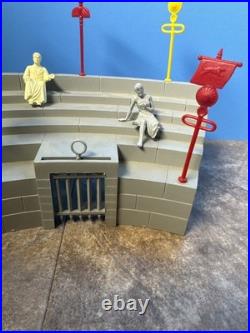 VINTAGE MARX BEN HUR COLOSSEUM Amphitheater With Pennants PLAYSET