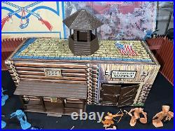 VINTAGE MARX SEARS FORT APACHE PLAYSET #3686 Near COMPLETE IN ORIGINAL BOX